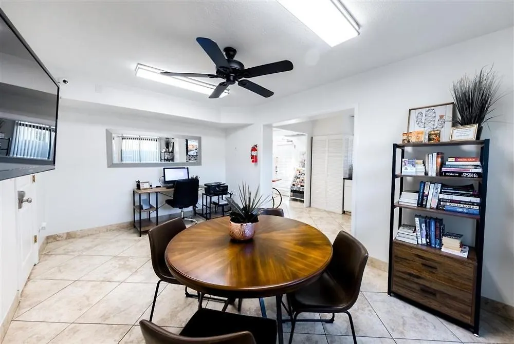 123 Fully Furnished 1Br Suite-Prime Location Scottsdale 0*,